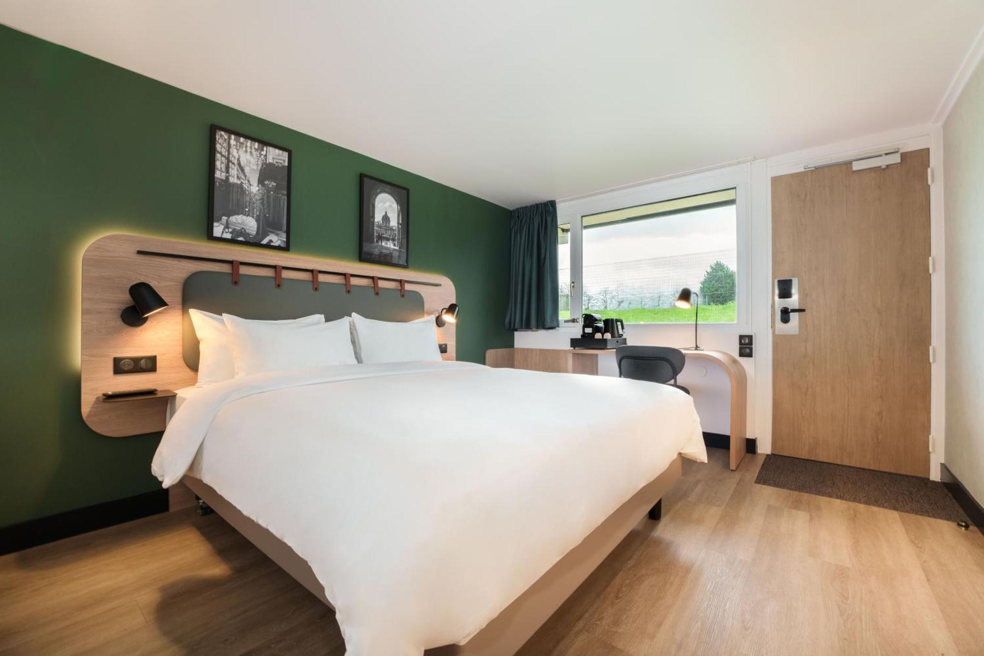 Campanile Paris Ouest - Gennevilliers Port Hotell Exteriör bild
