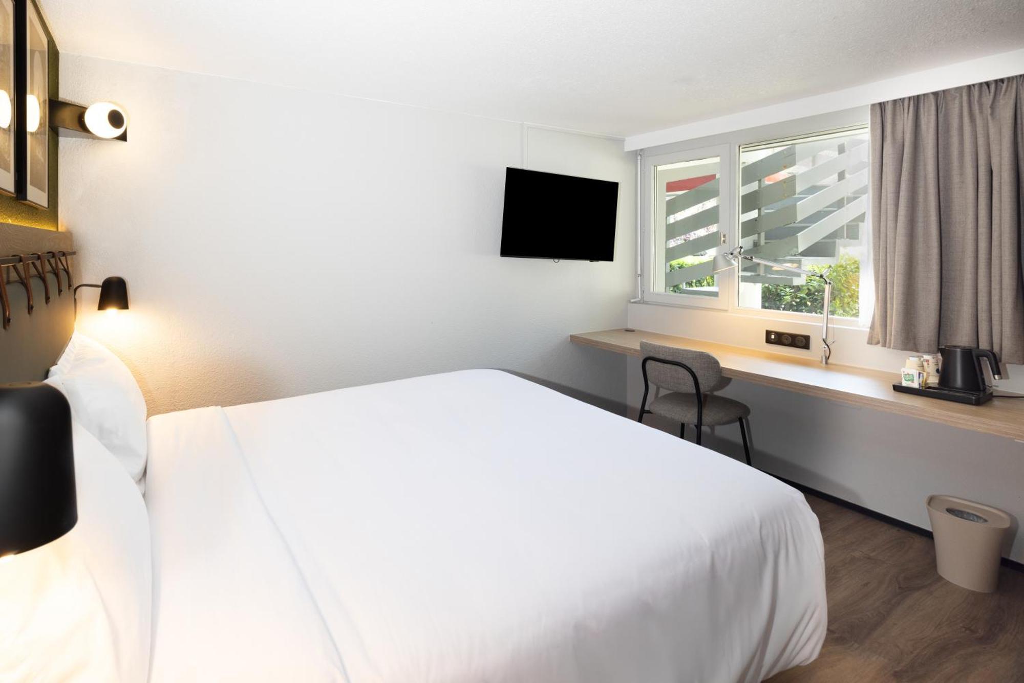 Campanile Paris Ouest - Gennevilliers Port Hotell Exteriör bild